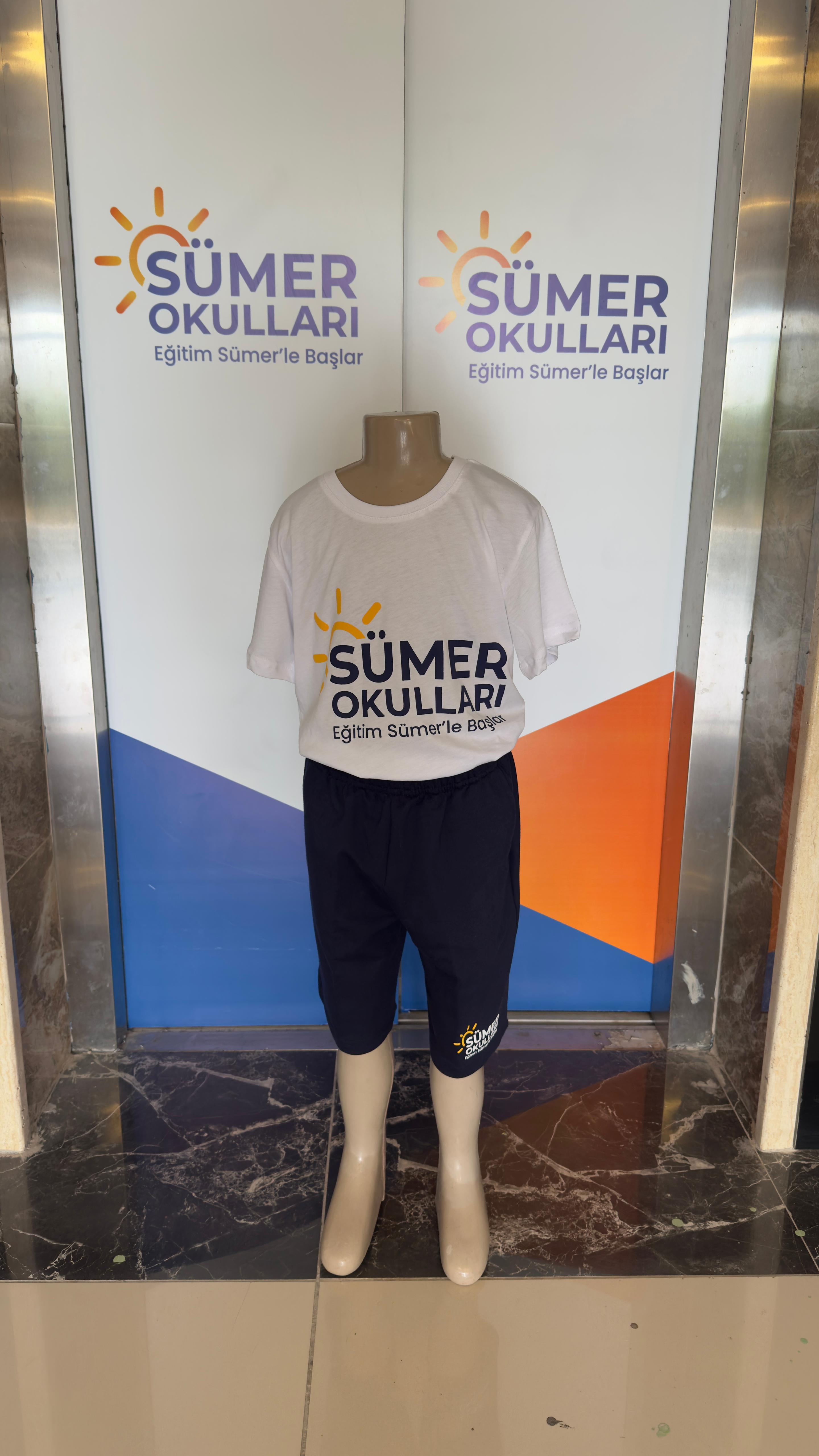 Okul üniforması örneği